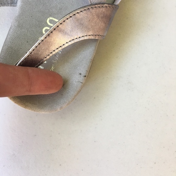 NEW MUNRO Bev Silver Sandals Size 9.5 Wide Width Comfort Shoe - Picture 7 of 8